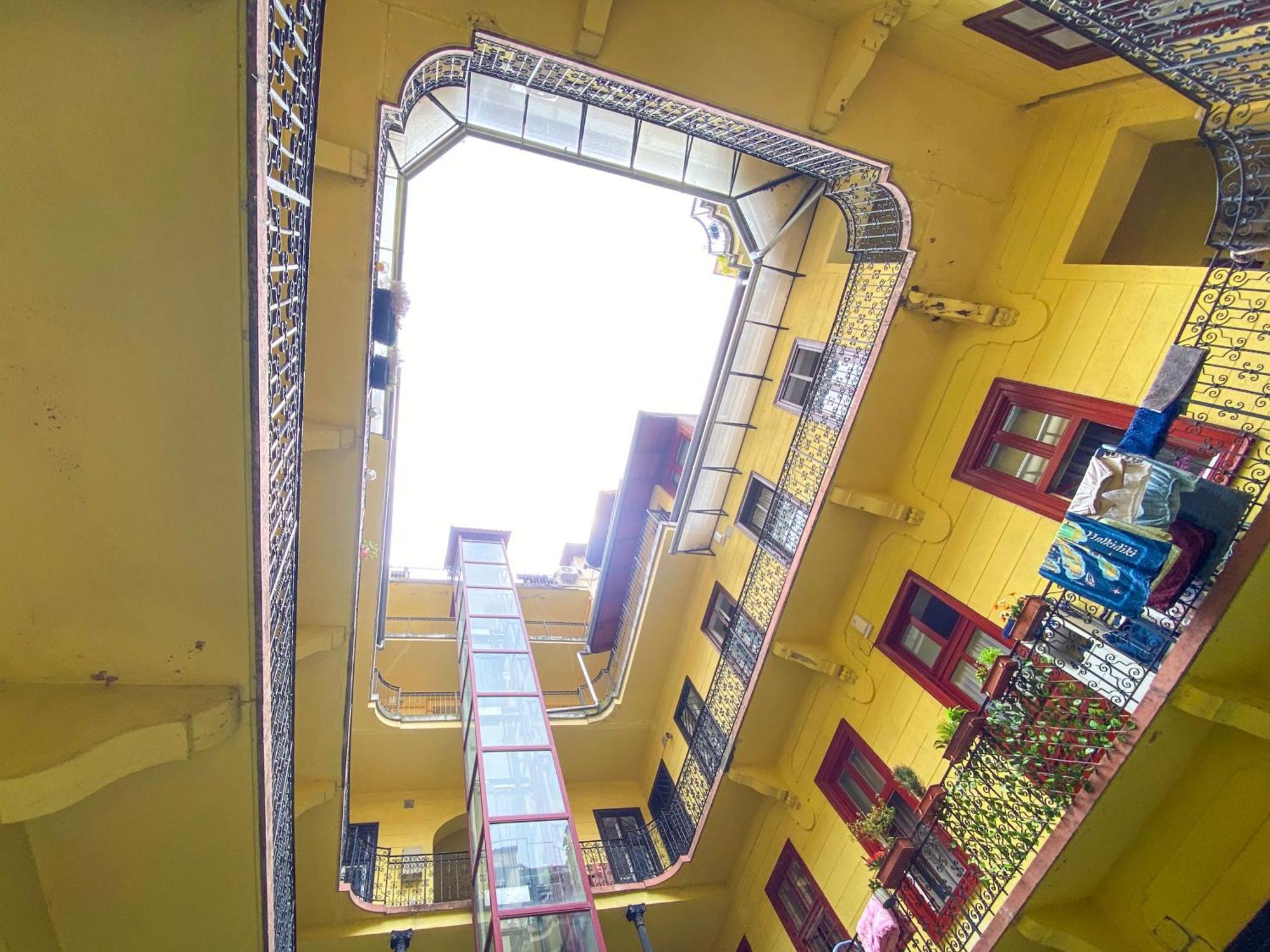 Spacious 2 Story Loft W Balcony Near Opera, Andrassy Budapest Exterior photo